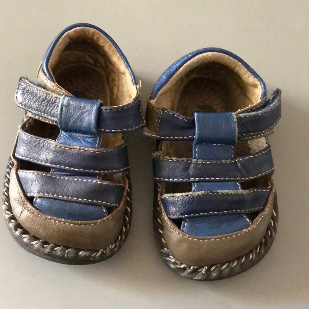 Size 4 see kai run shoes